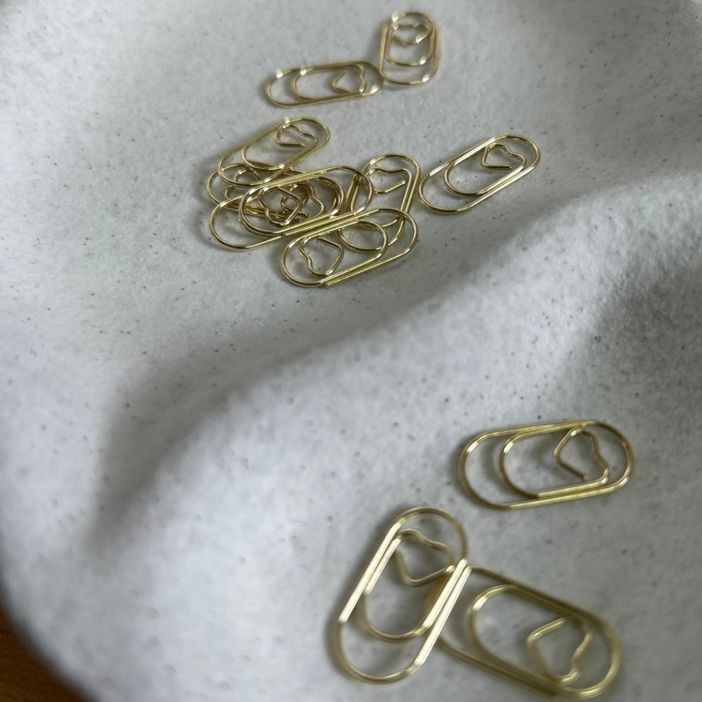 Mini Love Heart PaperClips - Gold